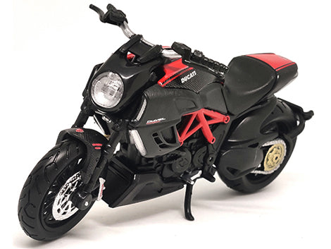Maisto Ducati Diavel Carbon 1/18 - Hobbytoys