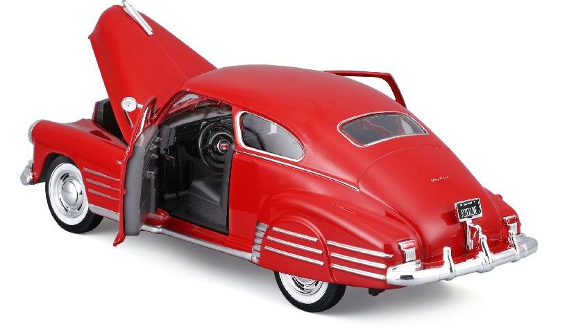 Maisto 1948 Chevrolet Fleetline Aerosedan 1/24 Red