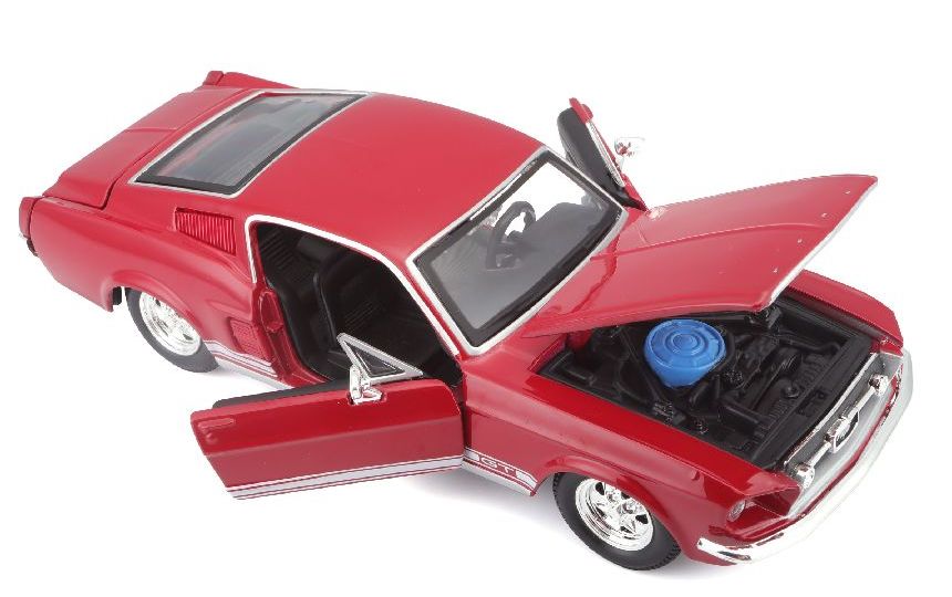 Maisto 1967 Ford Mustang GT 1/24 in acrylic case