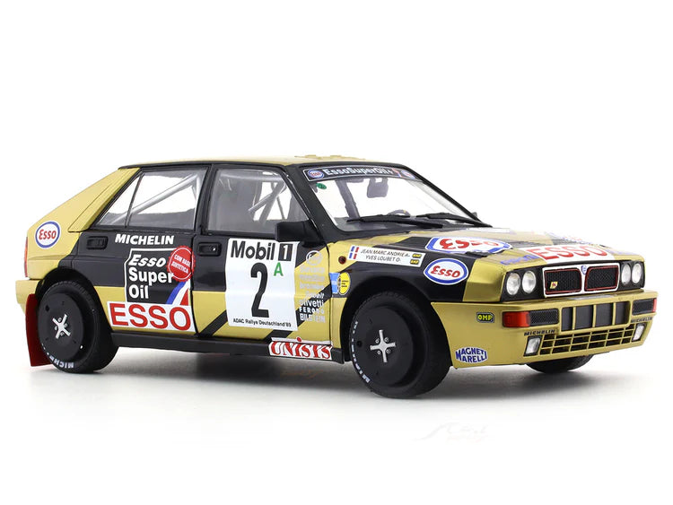 Solido 1992 Lancia Delta HF Integrale 1/18 scale diecast model car