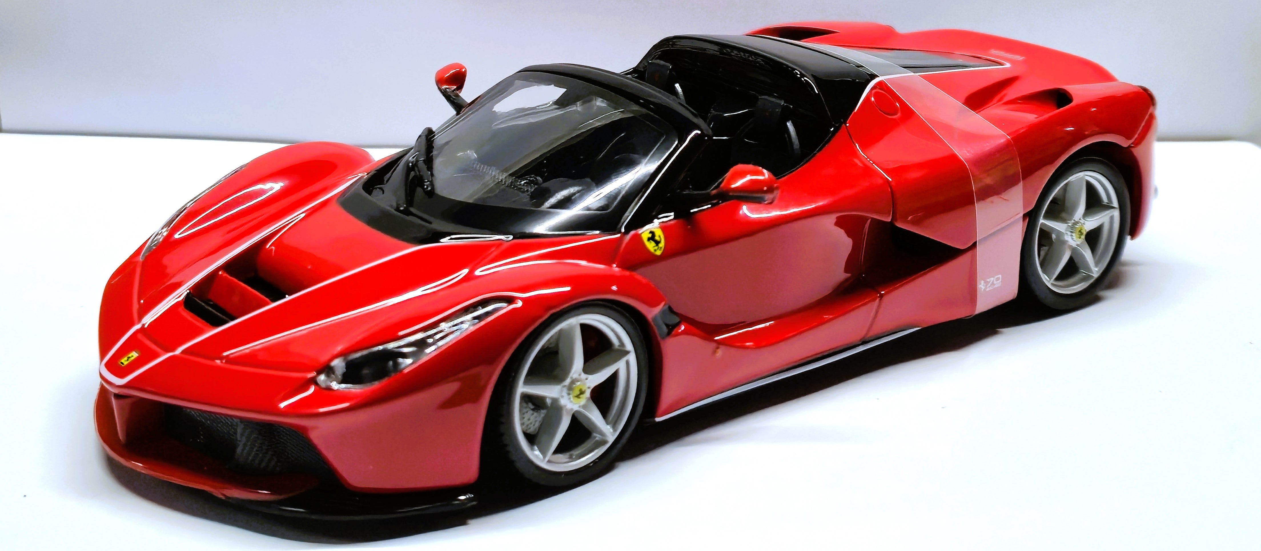 Ferrari Laferrari Aperta Red Black 1/24 Diecast Model Car by