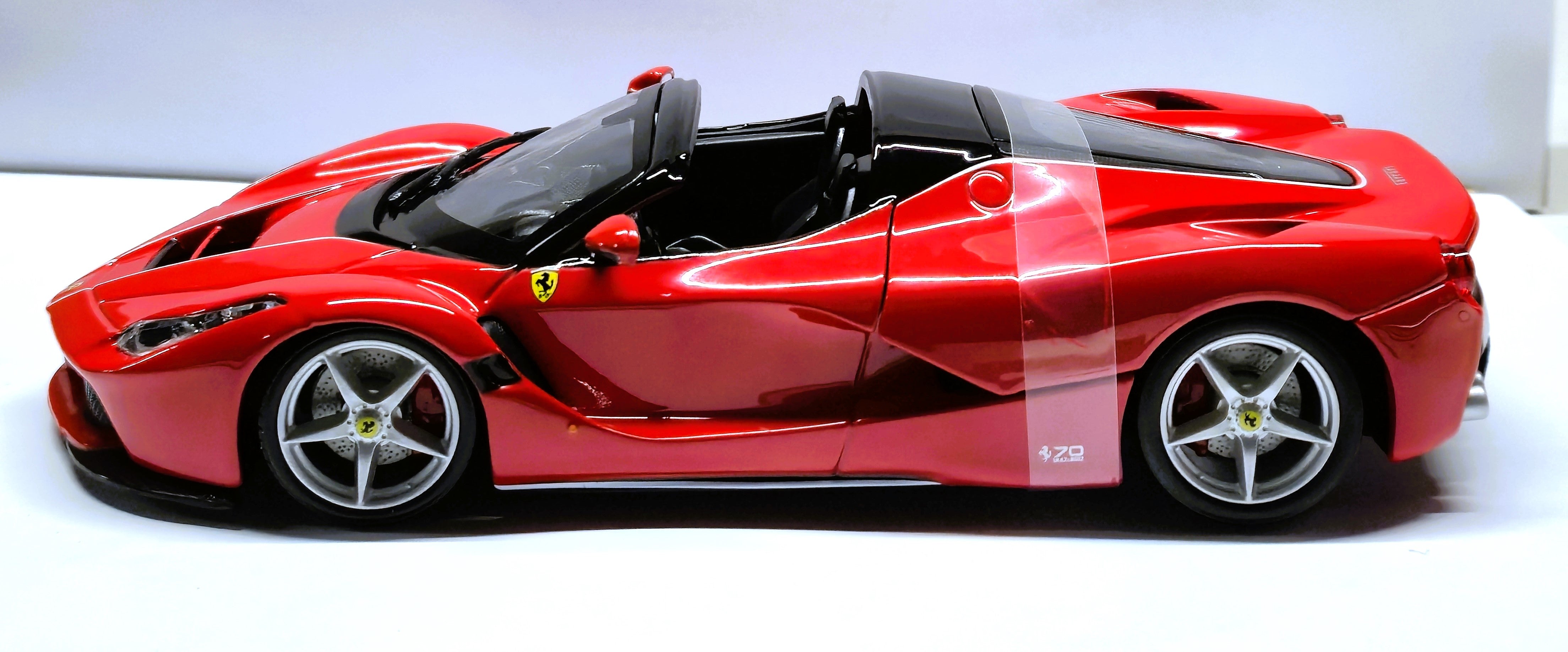 Ferrari Laferrari Aperta Red Black 1/24 Diecast Model Car by