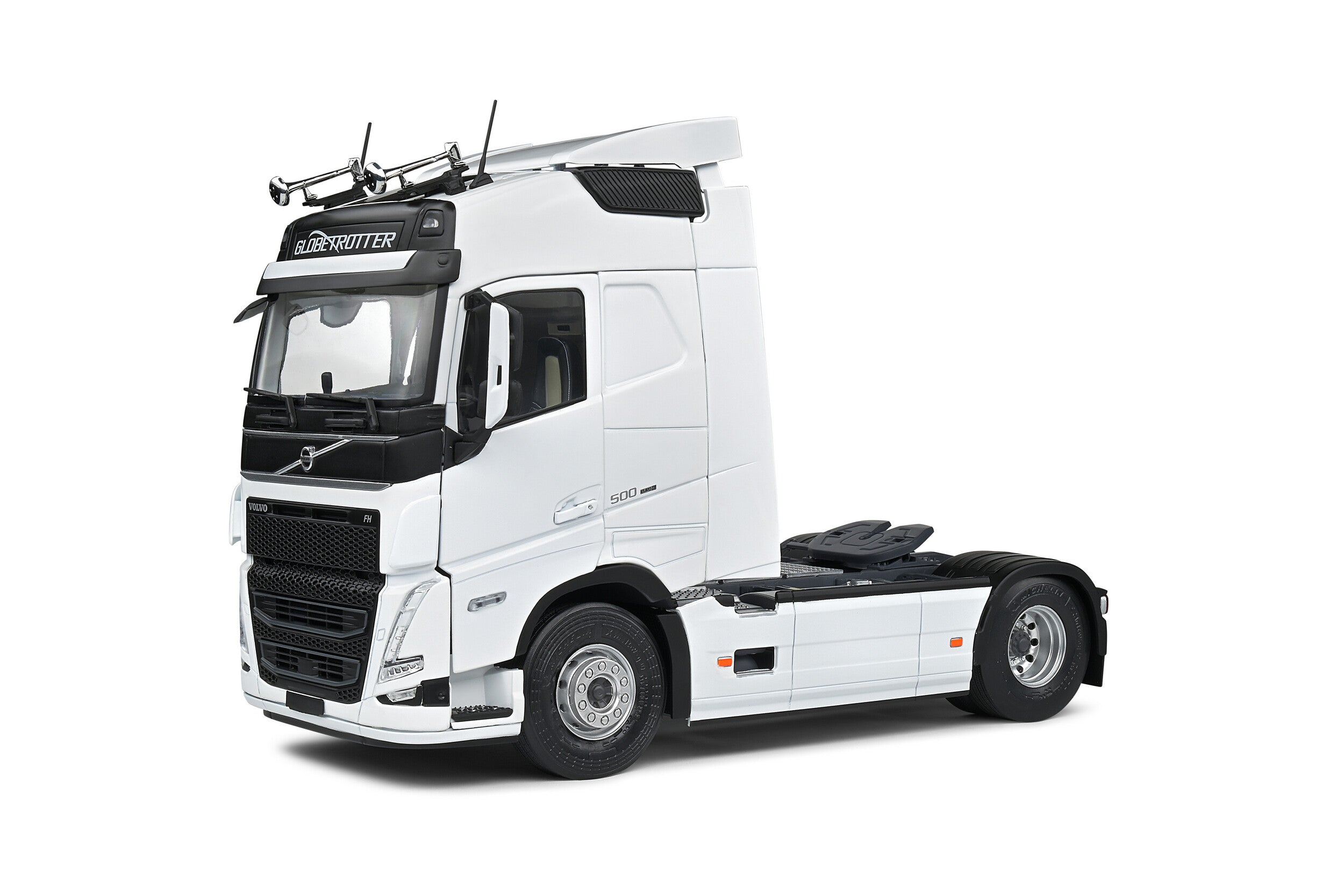 Solido Volvo Trucks FH Globetrotter XL - 2021 - White Diecast Car