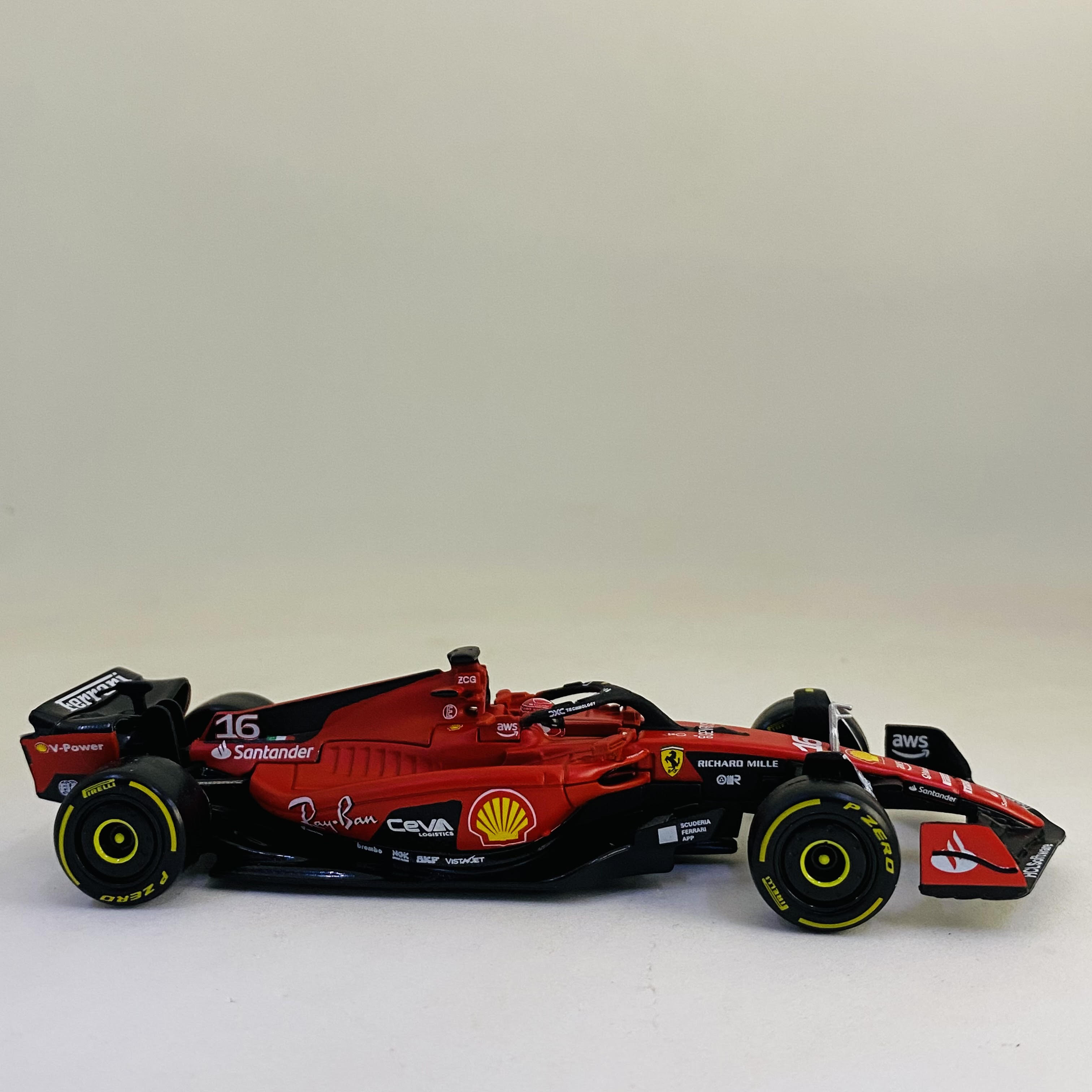 Bburago 2023 SF-23 Ferrari Racing Team #16 C. leclerc car 1/43