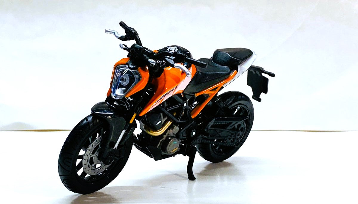Bburago KTM Duke 250 1/18 –