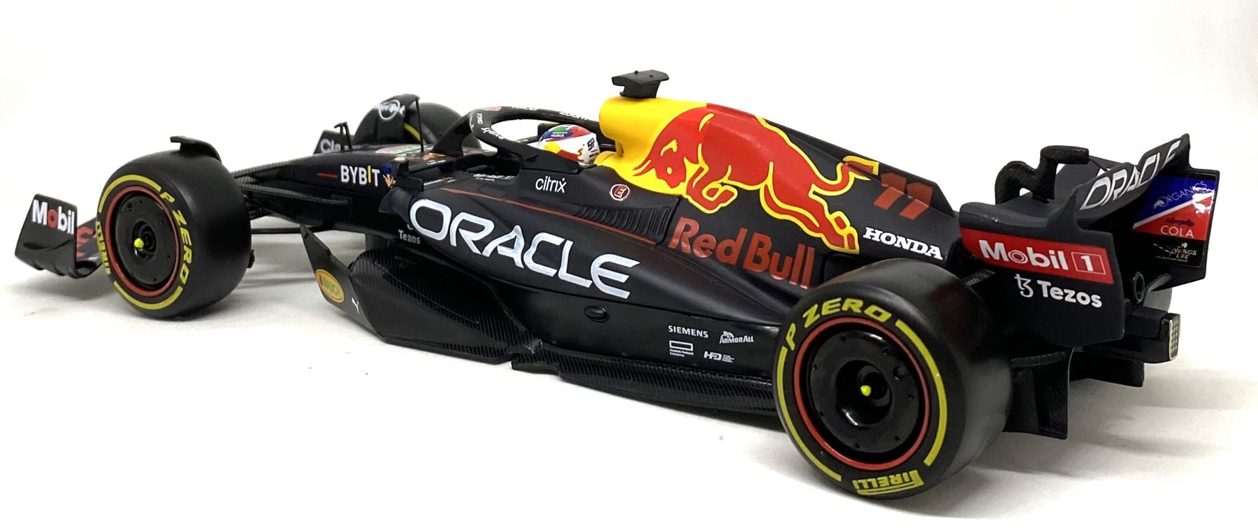 Bburago Red Bull Racing RB18  #11 Sergio Perez 1/24 Miniature car