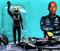 Bburago MERCEDES AMG PETRONAS 2023 F1 W14 E Performance no 44 Lewis Hamilton 1/24 with figure