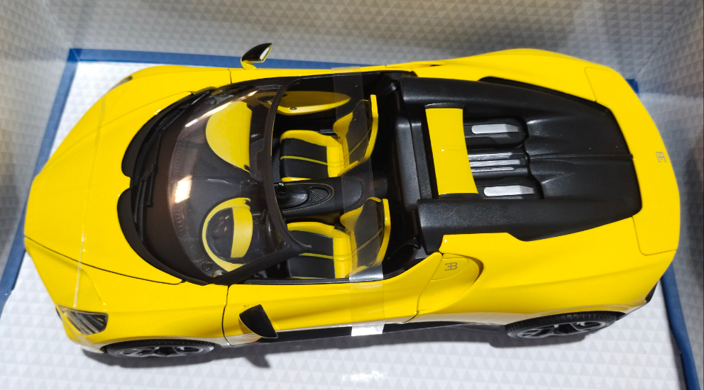 Bburago Bugatti Mistral Yellow 1/18 car