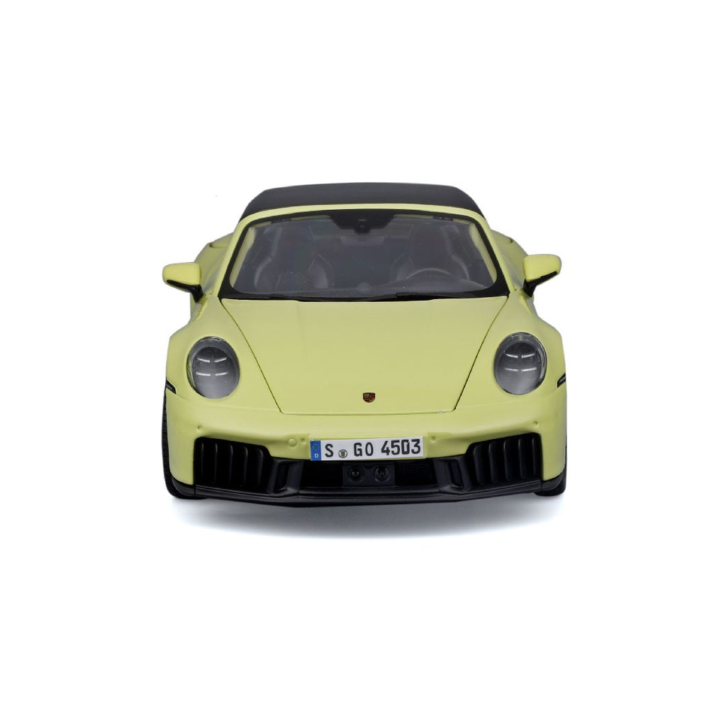 Minichamps 1:18 Porsche 911 Targa 4 GTS (992) in Racing Yellow Minichamps 1:18 Porsche 911 Targa 4 GTS (992) in Racing Yellow