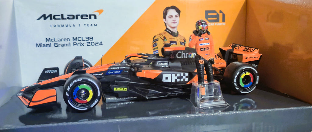 Bburago F1 Mclaren Mcl38 2024 With Driver Figure Oscar Piastri 1/24 Scale Model