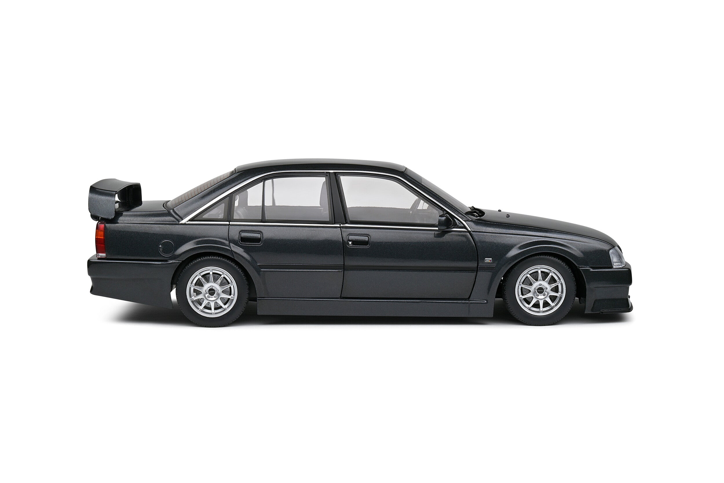 Solido Opel Omega 500 - 1990 - Black Diecast Car 1/18