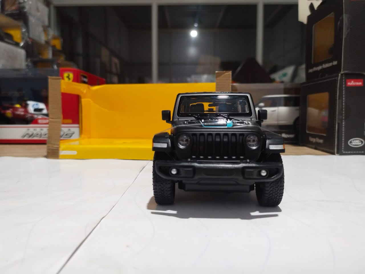 Rastar Jeep Wrangler Rubicon 4xe Black diecast car 1/24 scale