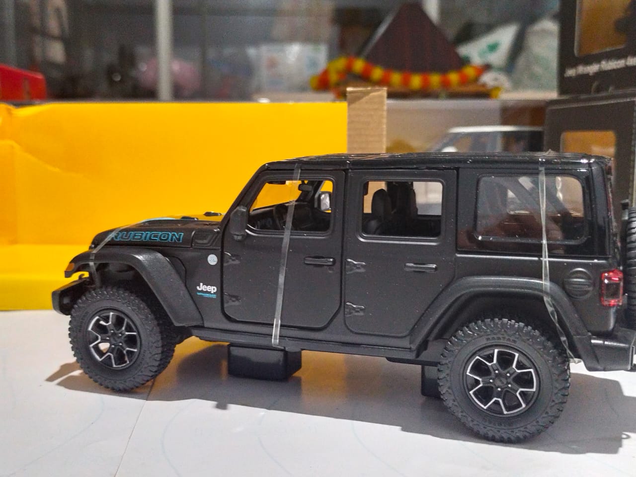 Rastar Jeep Wrangler Rubicon 4xe Black diecast car 1/24 scale