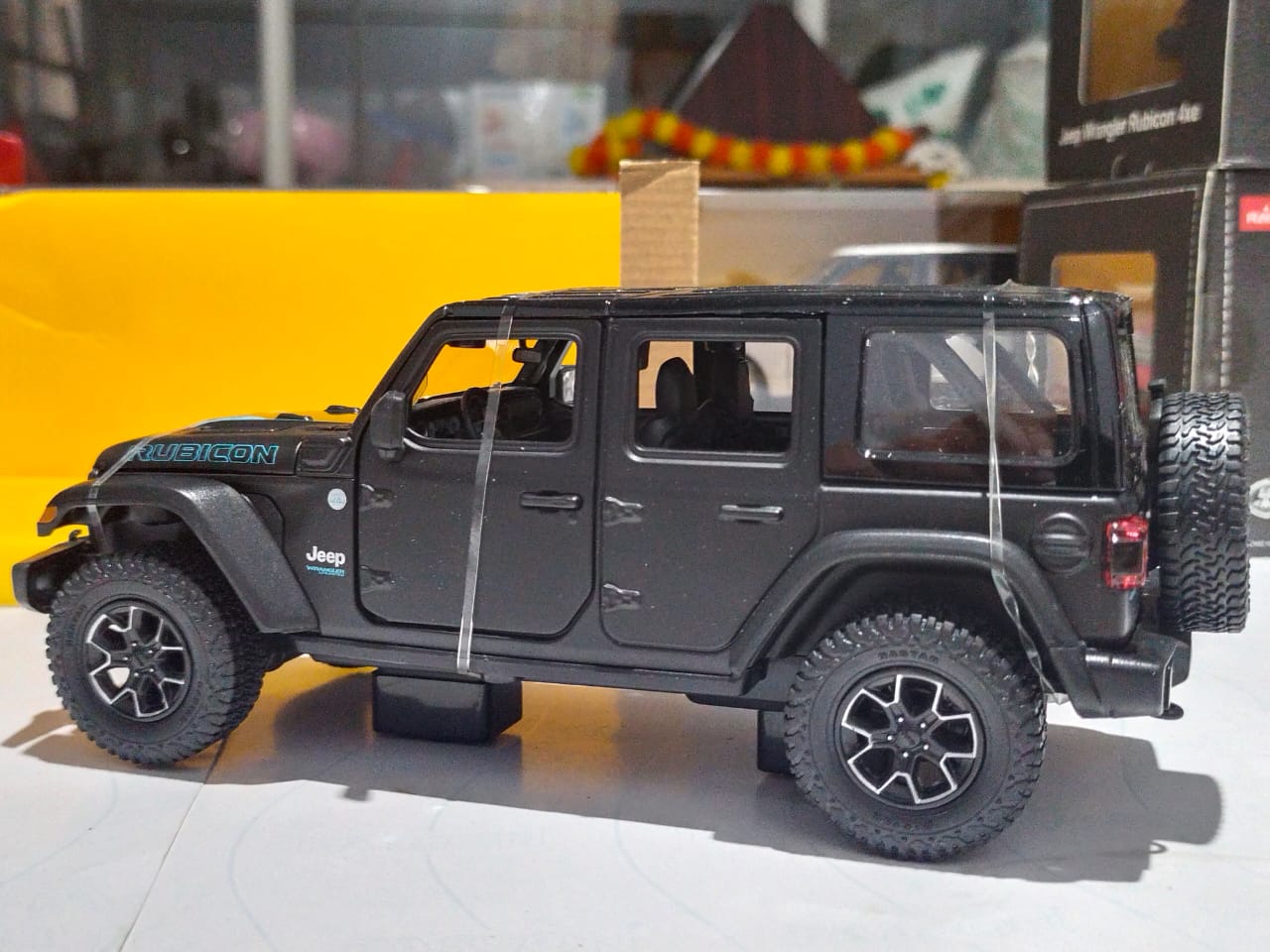 Rastar Jeep Wrangler Rubicon 4xe Black diecast car 1/24 scale