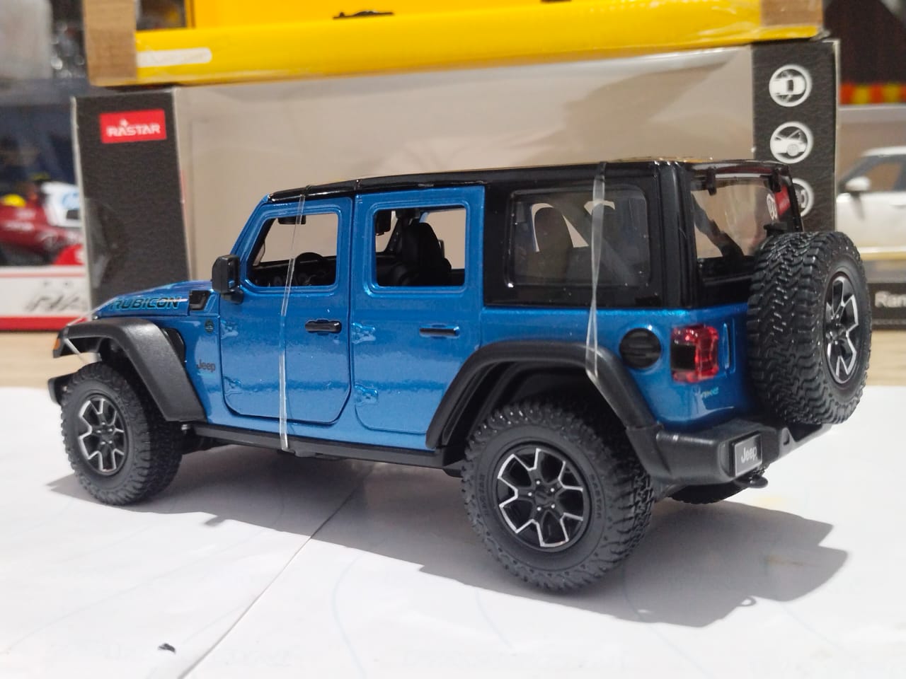 Rastar Jeep Wrangler Rubicon 4xe Blue diecast car 1/24 scale