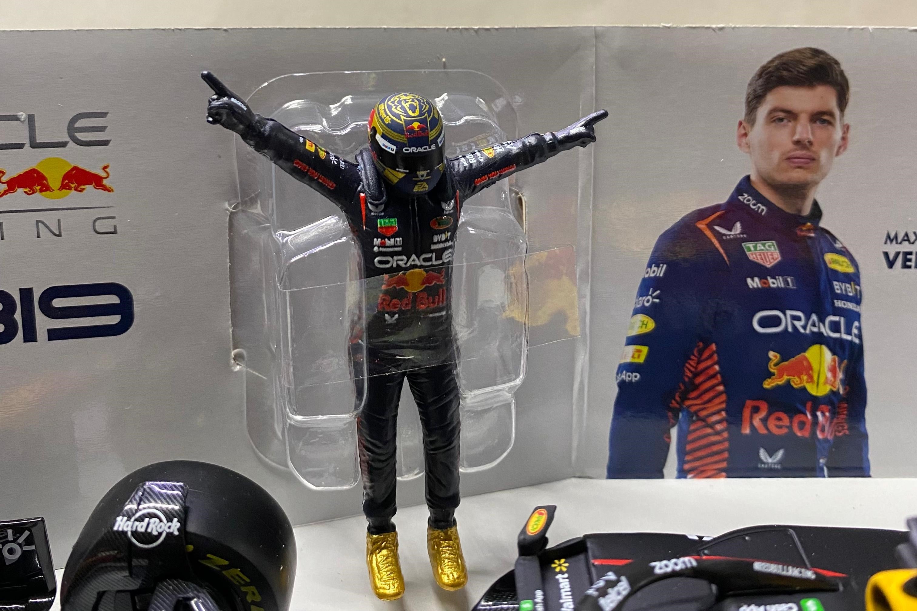 Bburgao Oracle Redbull RB19 f1 car model Max Verstappen with figure 1/24 scale car model