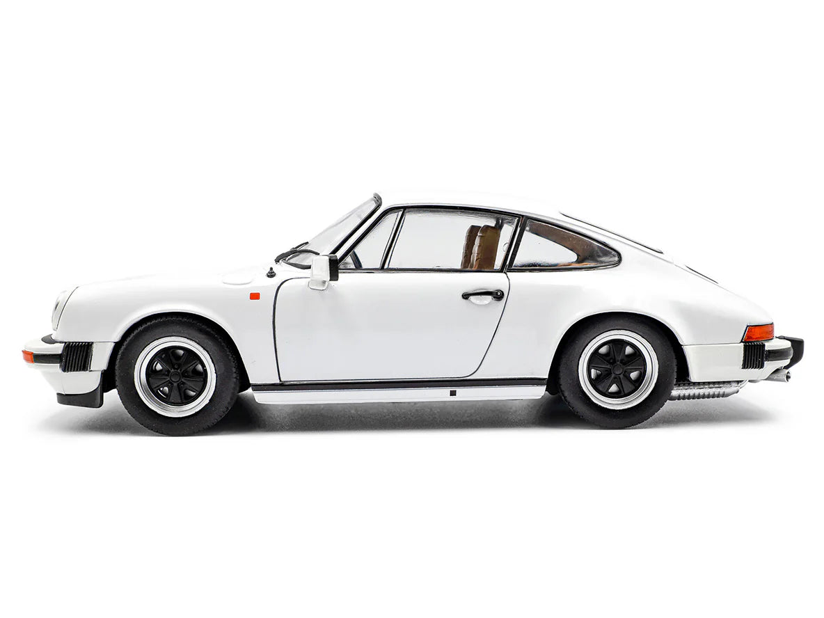 Solido 1974 Porsche 911 930 3.0 SC White 1/18 scale diecast model car