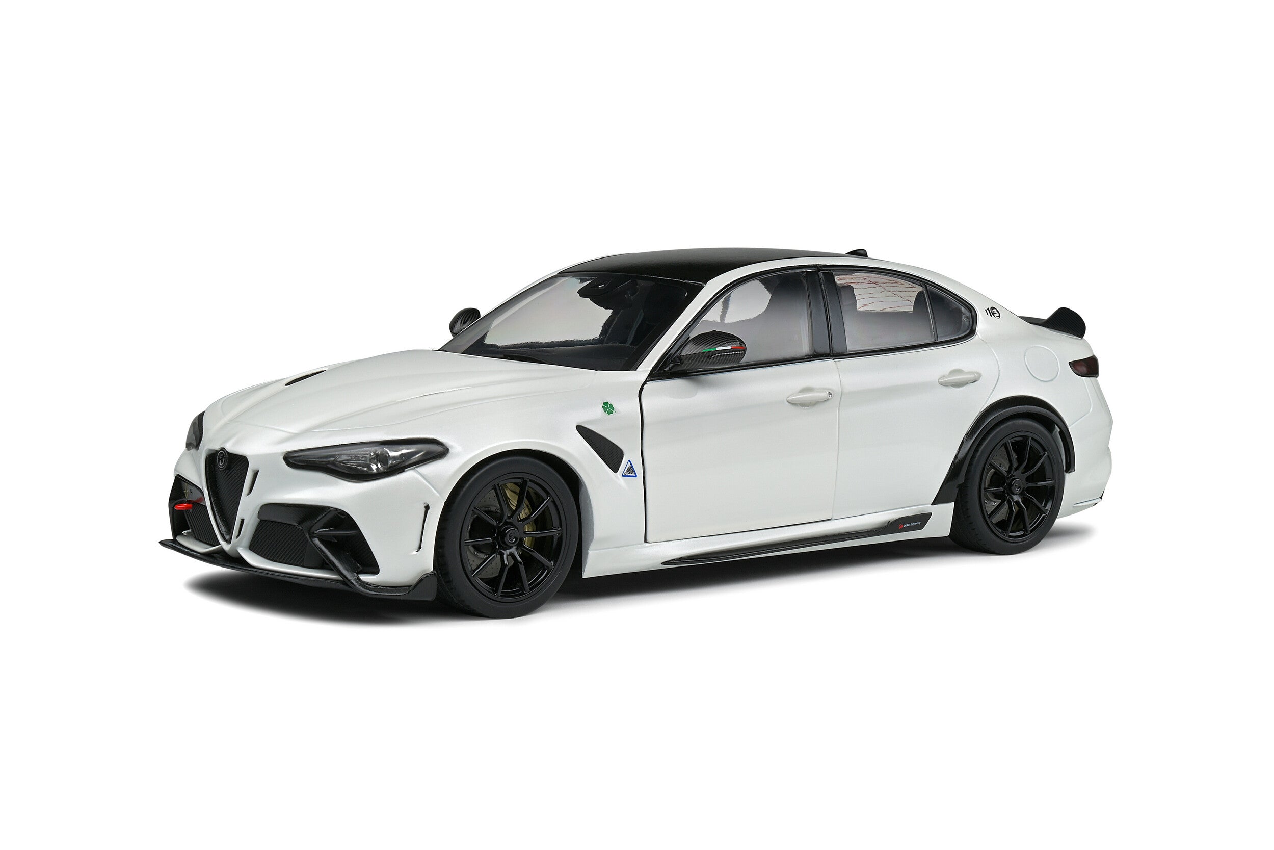 Solido 2022 Alfa Romeo Giulia GTA white 1/18 scale diecast model car