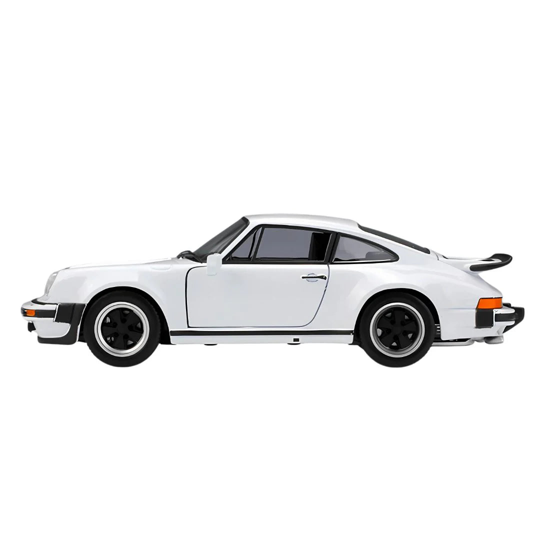 Welly Porsche 911 Turbo white diecast car 1/24 scale