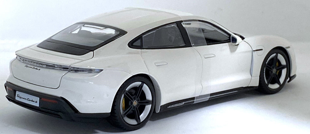Bburago Porsche Taycan Turbo S white 1/24