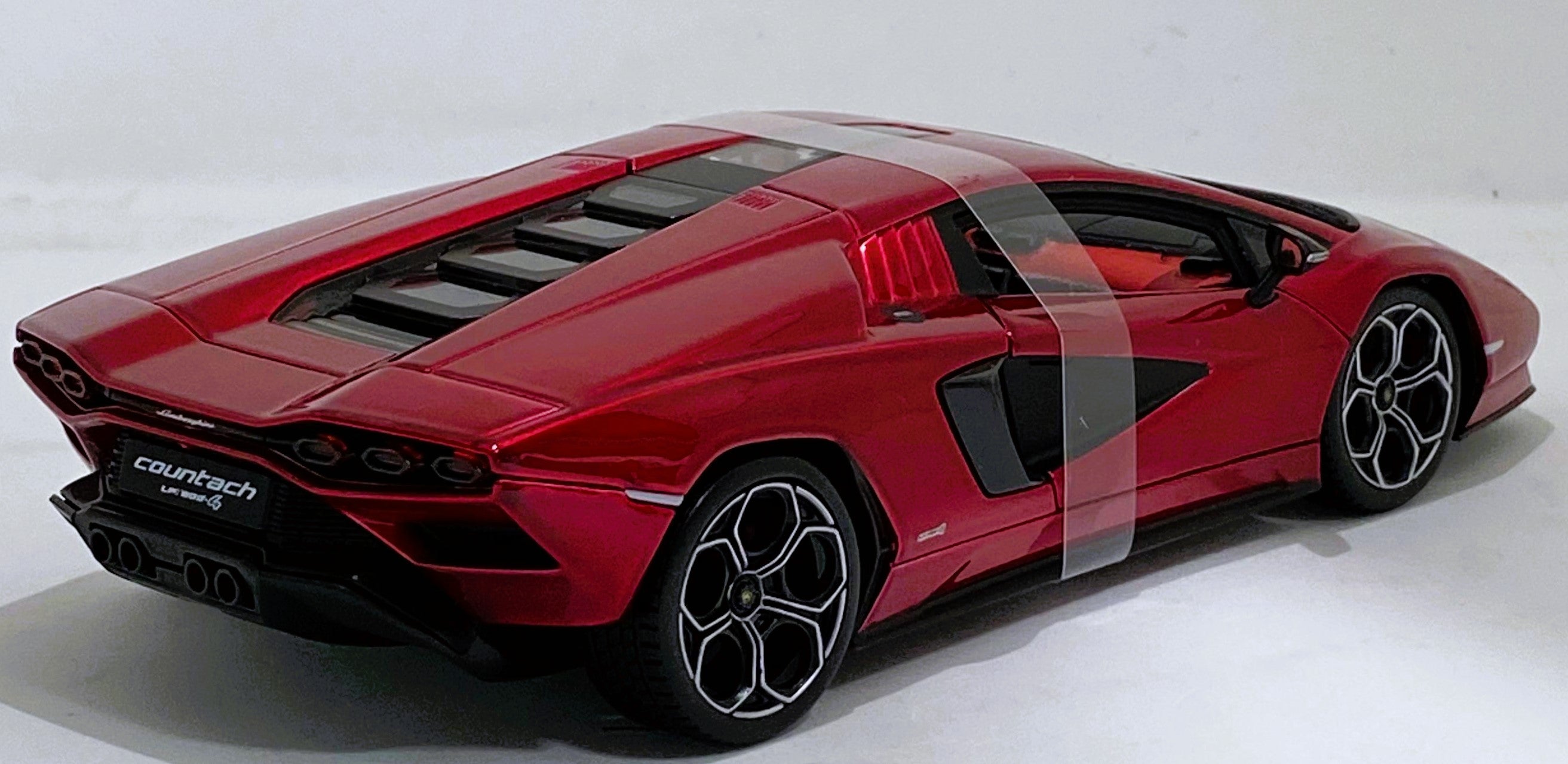 Bburago Lamborghini Countach LPI 800-4 Red 1/24