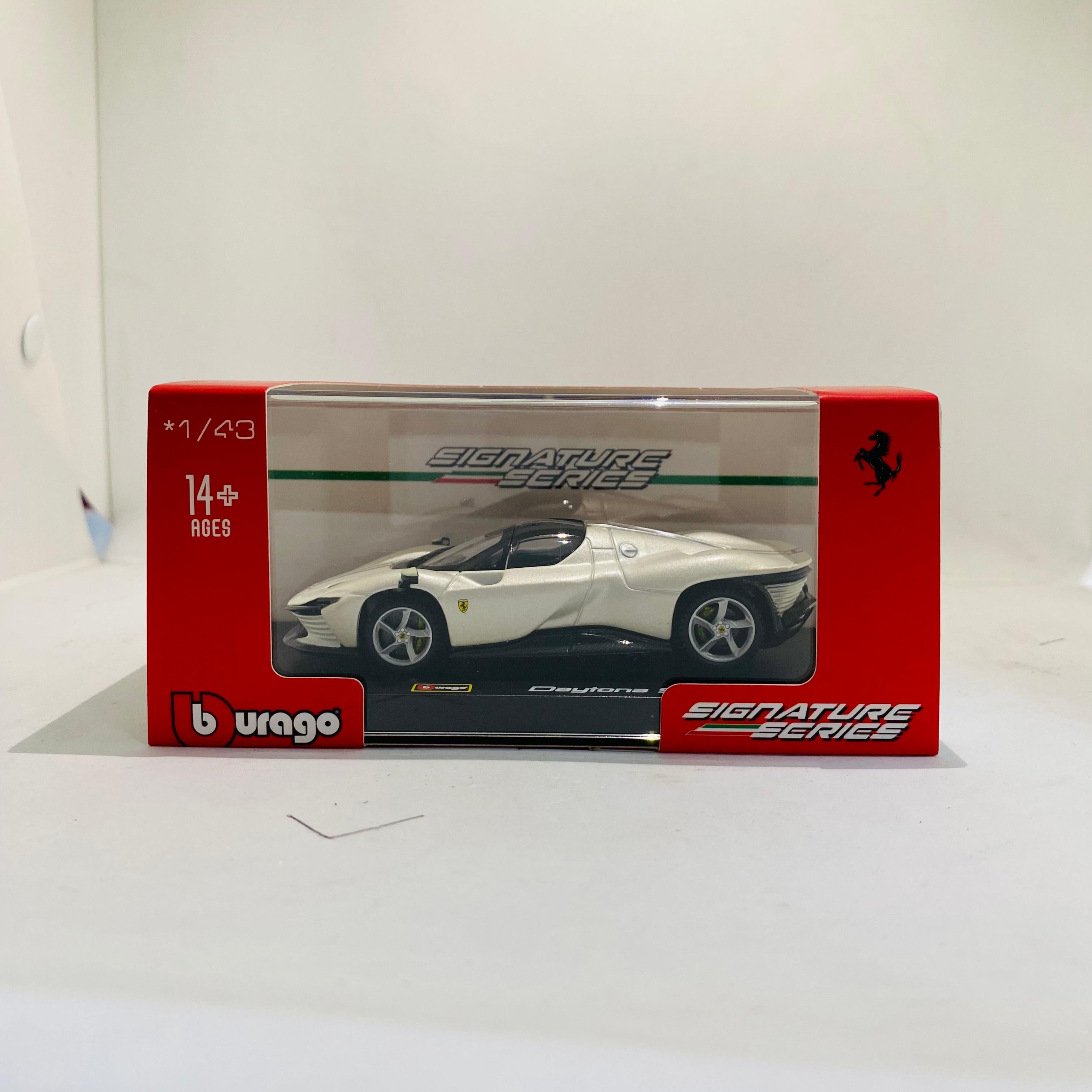 Bburago Ferrari Daytona SP3 White 1/43