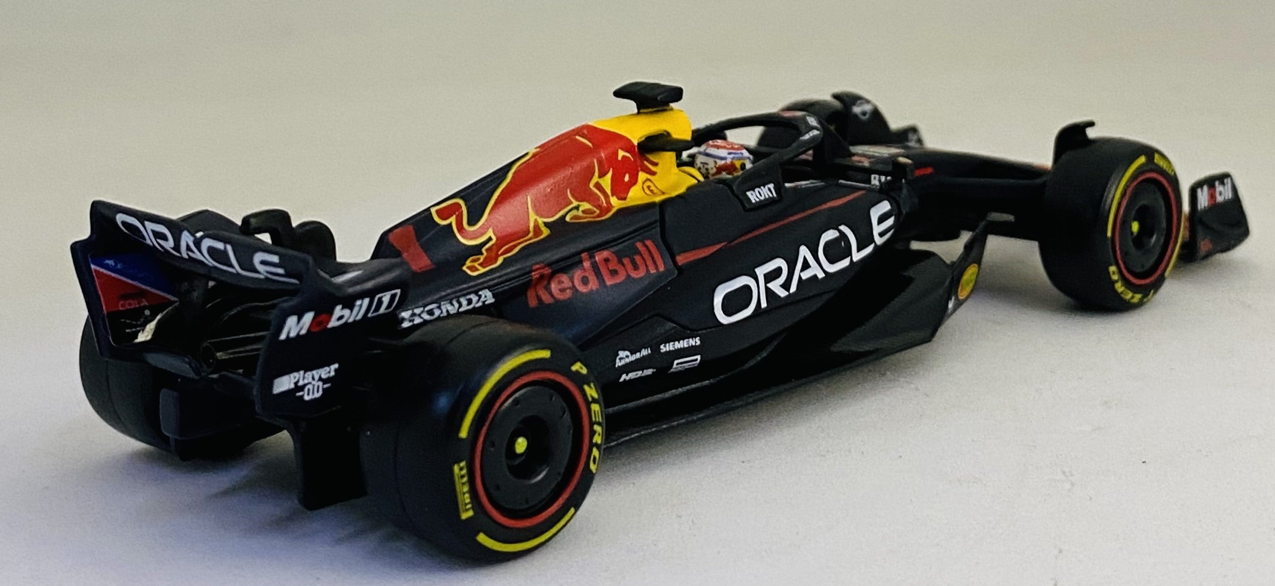 Bburago 2023 Red bull Racing Team 1 Max Verstappen, 1/43 RB19