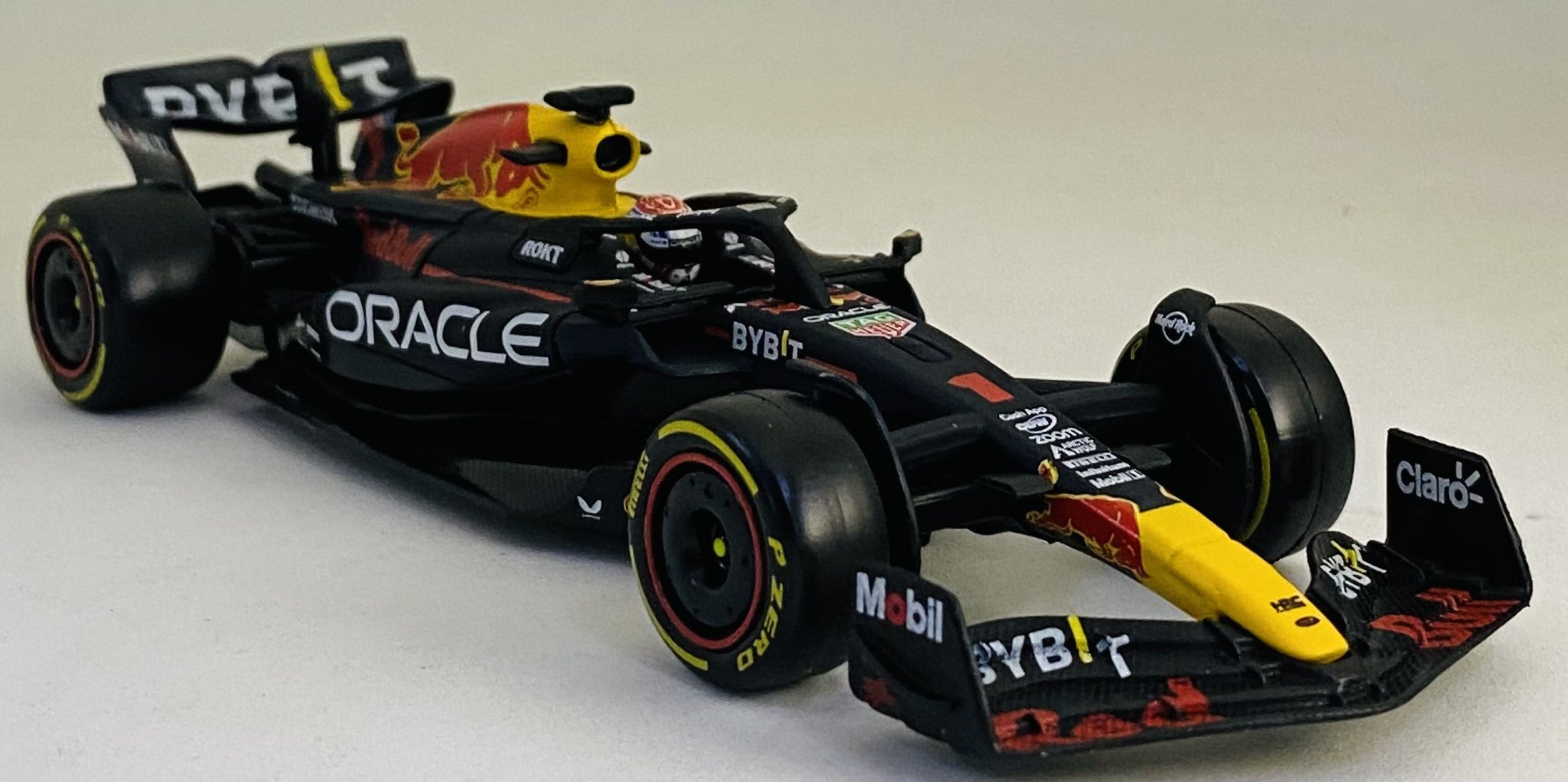 Bburago 2023 Red bull Racing Team 1 Max Verstappen, 1/43 RB19