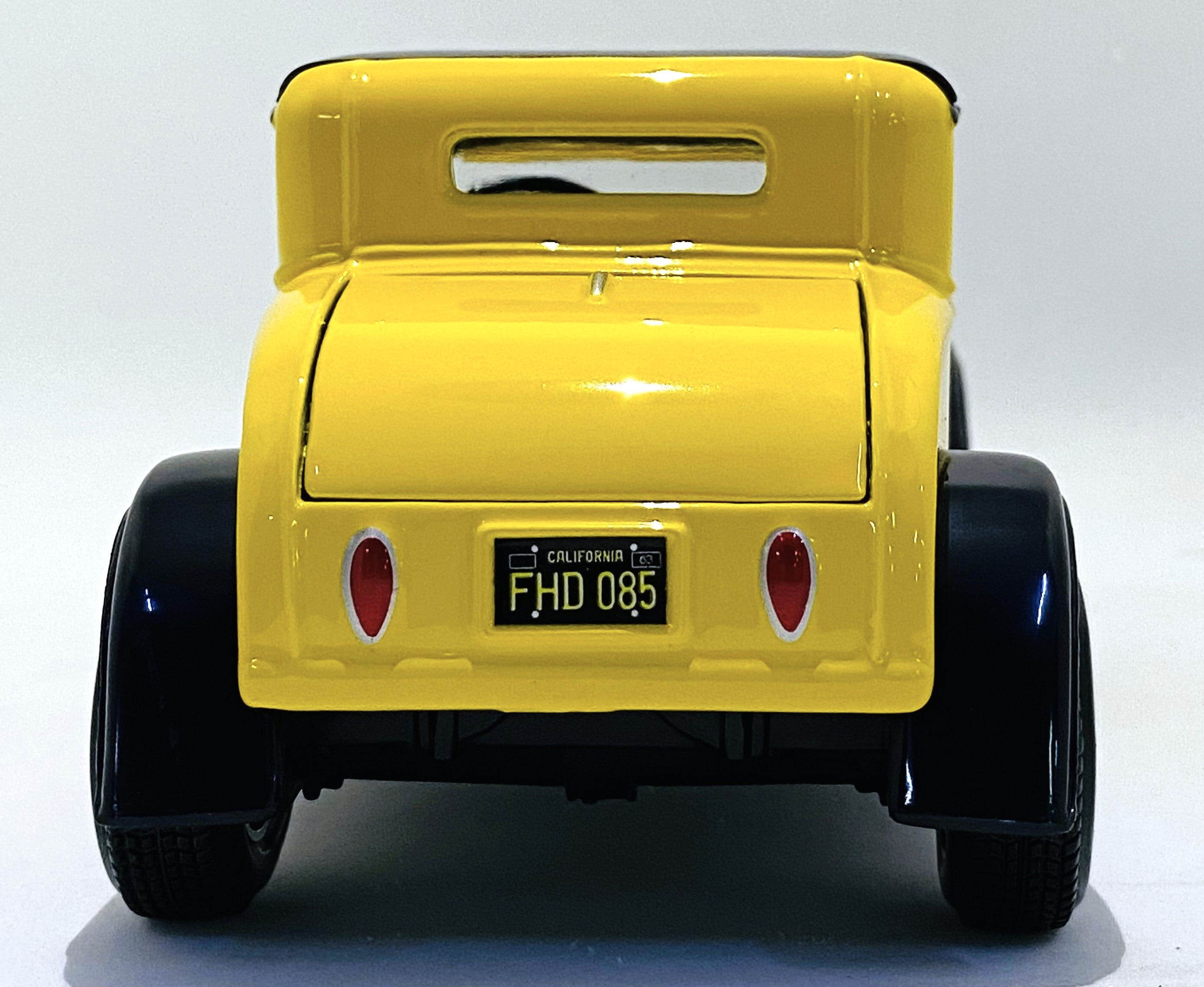 1929 Ford Model A 1:24 ミニカー アウトロー 1/24 箱入り ミニカー 1929 FORD MODEL A ライトグリーン フォード
