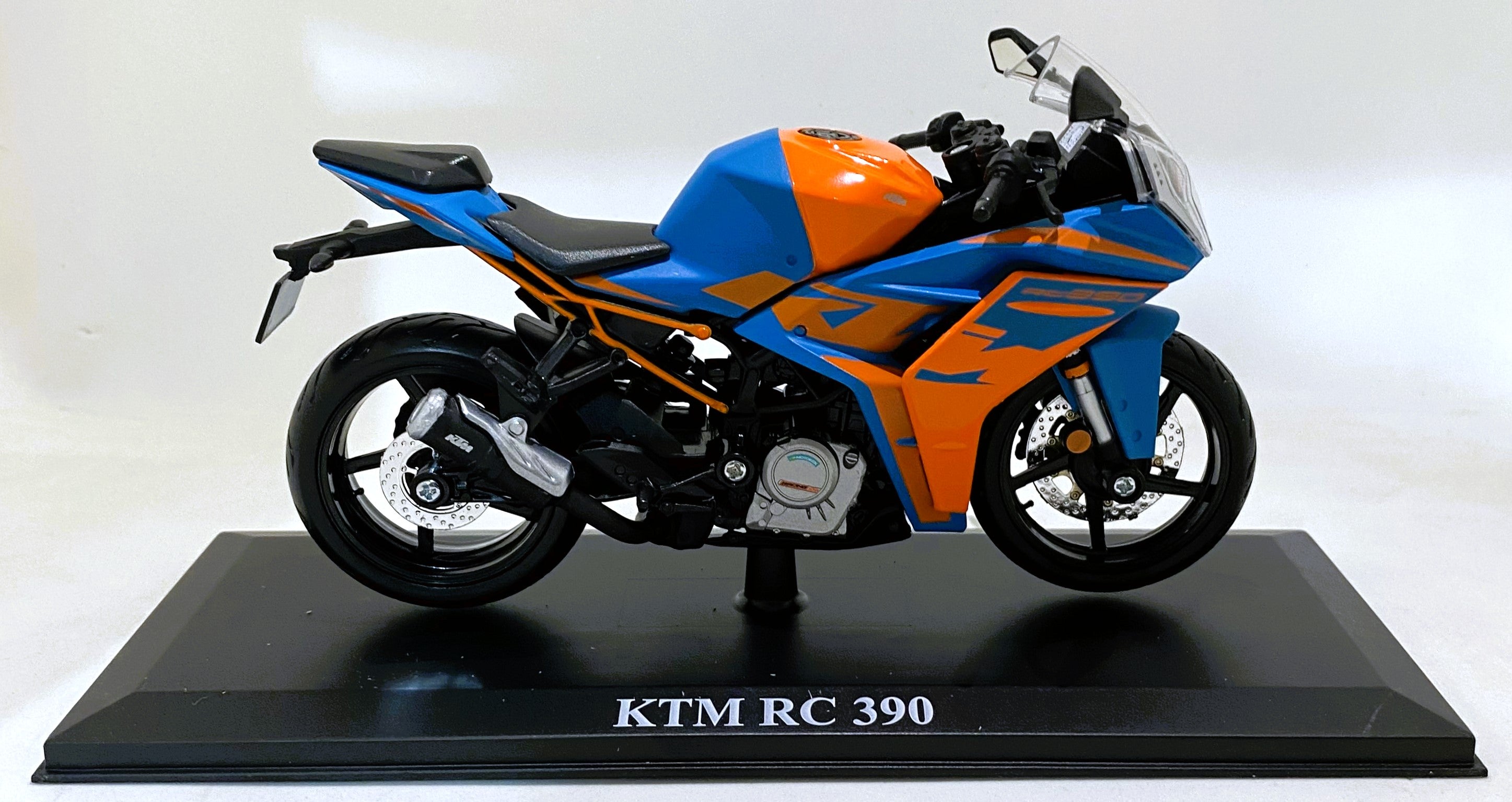 Maisto 2022 KTM RC 390 Bike Diecast model 1/12 Blue