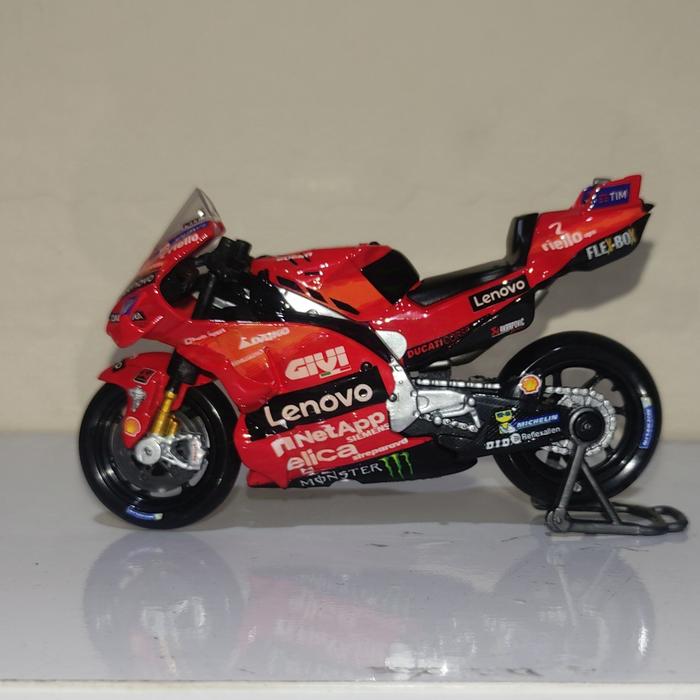 Maisto MotoGP Ducati Lenovo Team 2024 Francesco Bagnaia 1 - 1/18