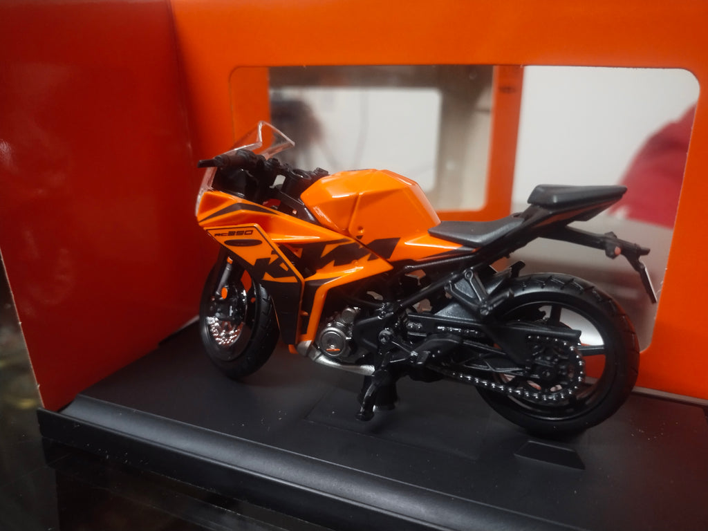 Maisto 2022 KTM RC 390 1/18 orange