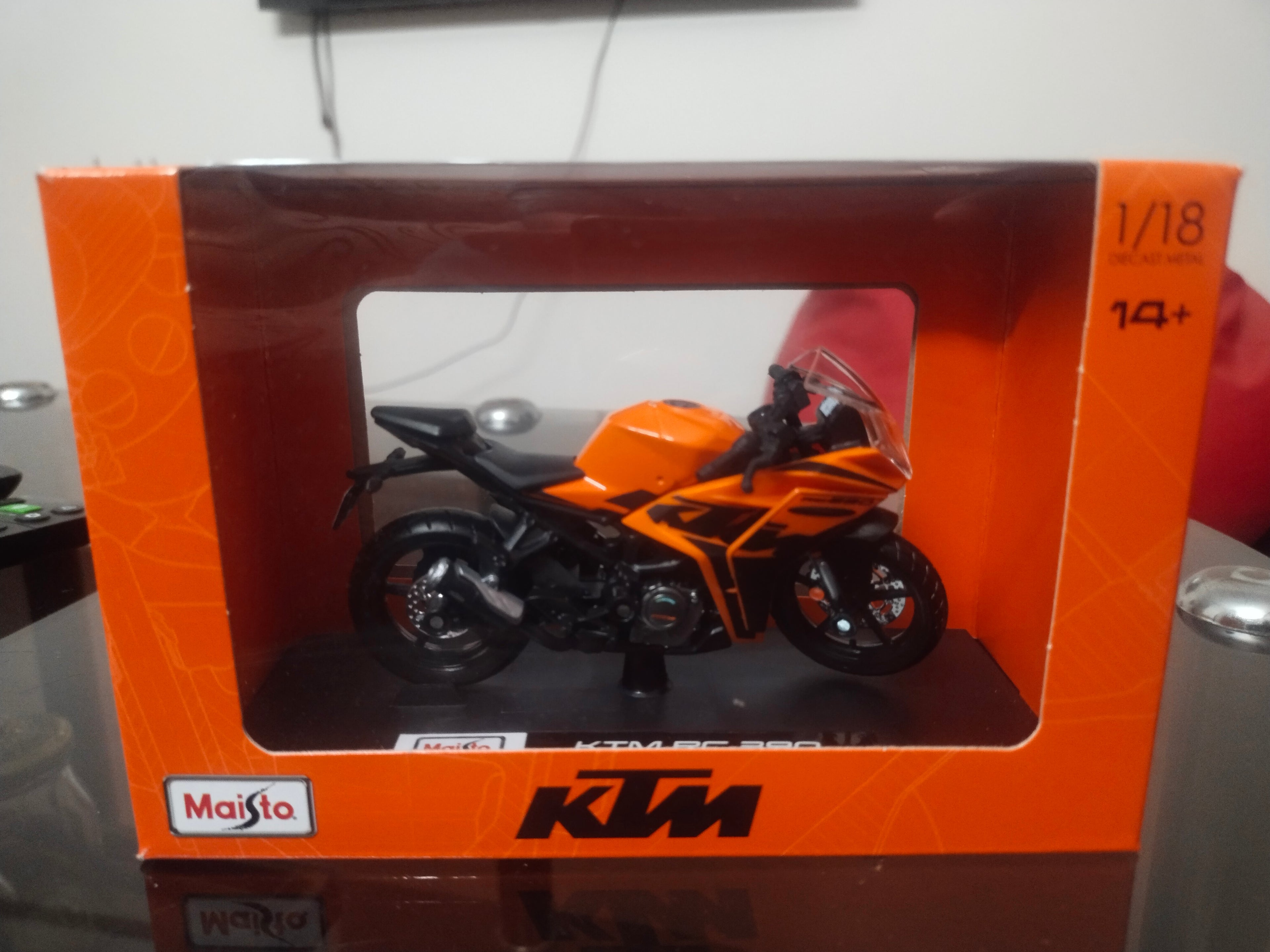 Maisto 2022 KTM RC 390 1/18 orange