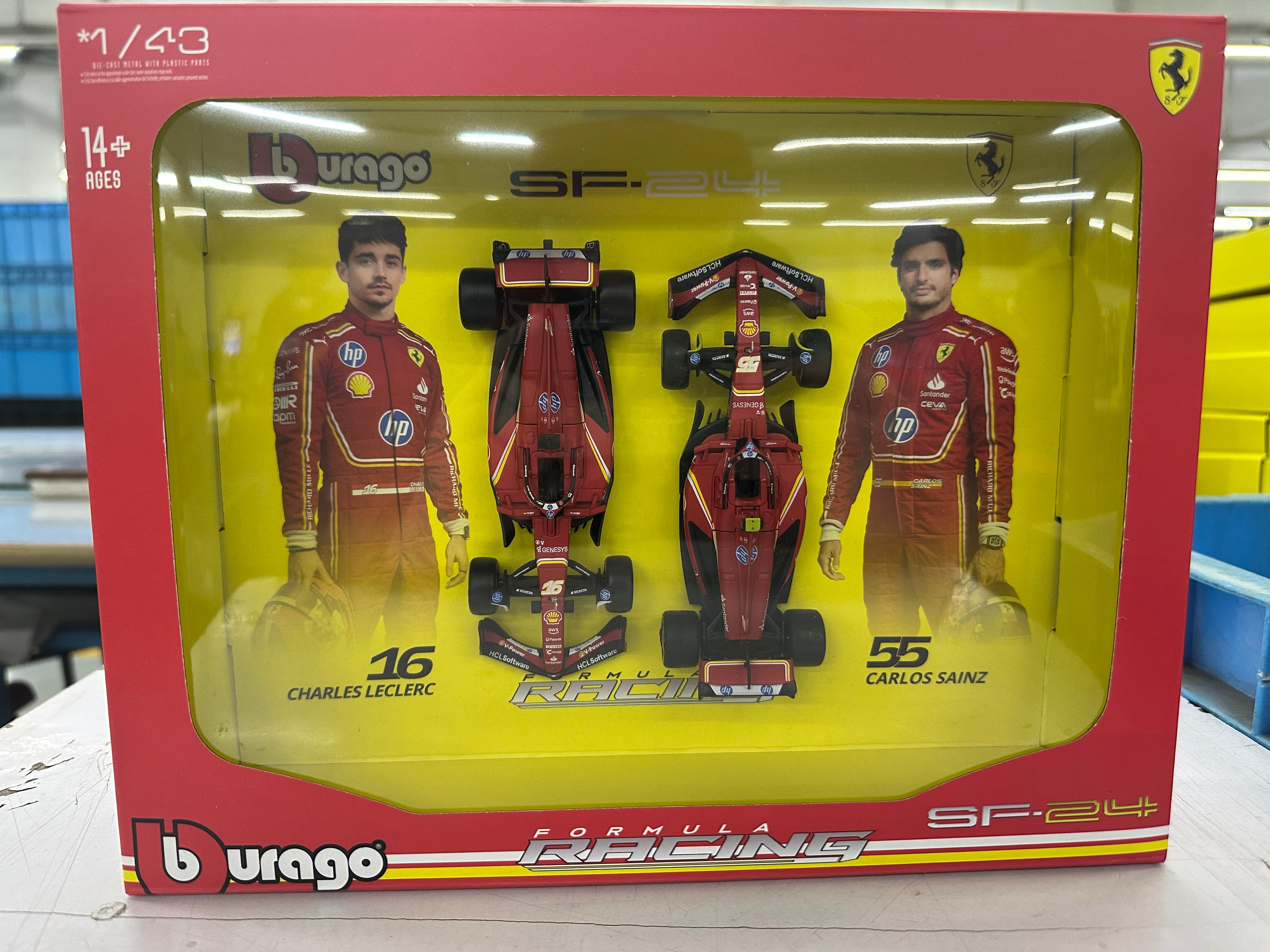 Bburago 2024 Ferrari Racing Team twin cars by Charles leclerc and carlos sainz , 1/43 scale miniature cars SF24 formula 1 car