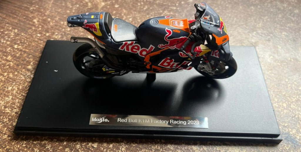 Maisto Red Bull KTM MotoGP Racing Team 2023 Bike 1/18