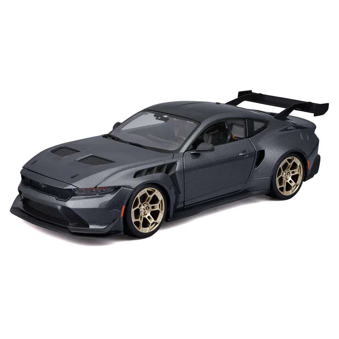 Maisto 2025 Ford Mustang GTD diecast miniature 1/18 model car Grey