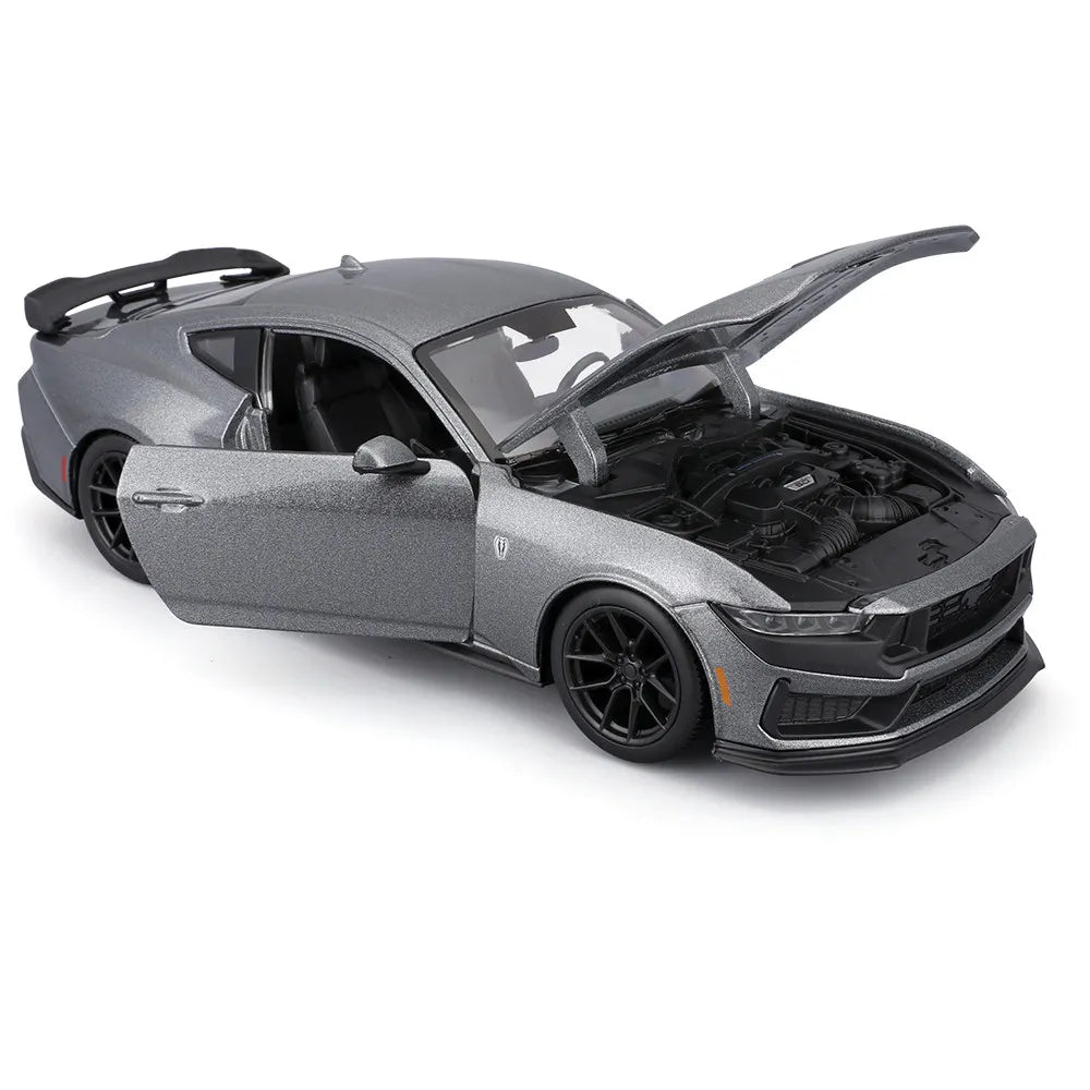 Maisto 2025 Ford Mustang GTD diecast miniature 1/18 model car Grey