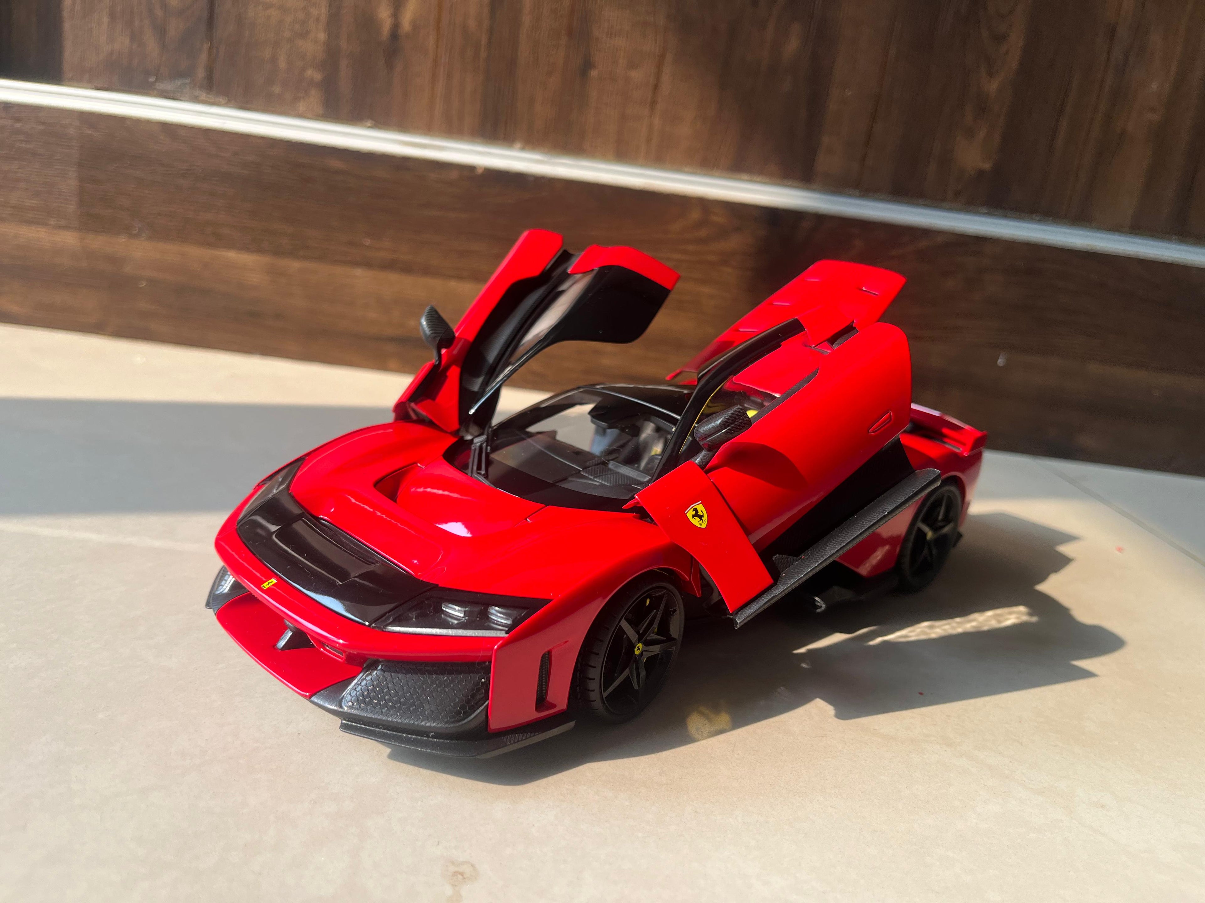 Bburago Ferrari F80 Signature Edition 1/18