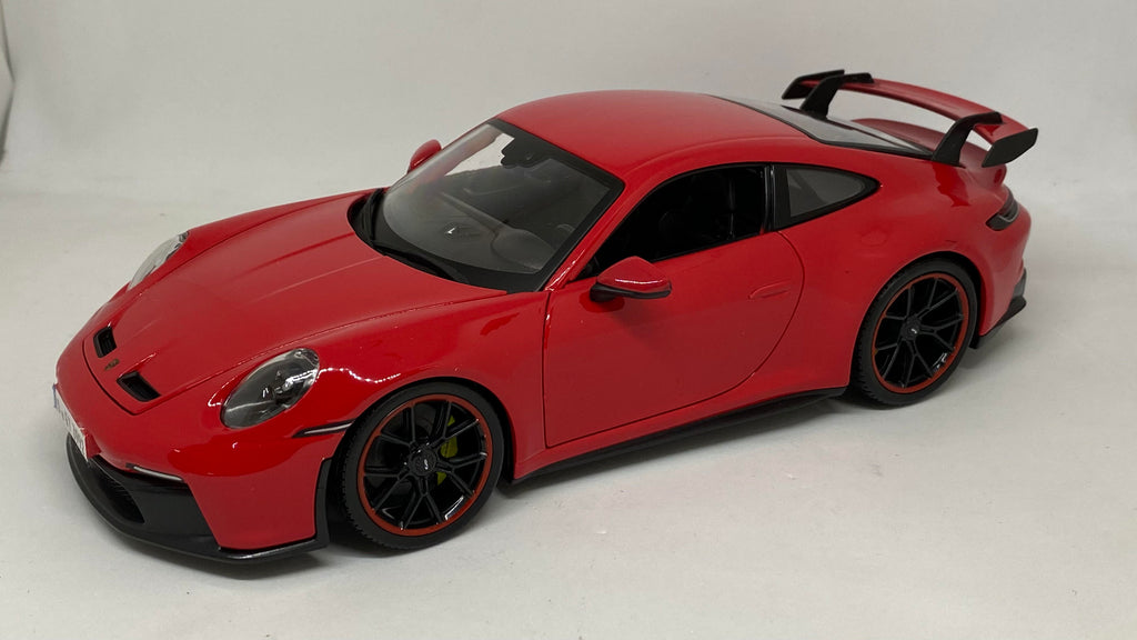 Maisto 2022 Porsche 911 GT3 1/18 Red