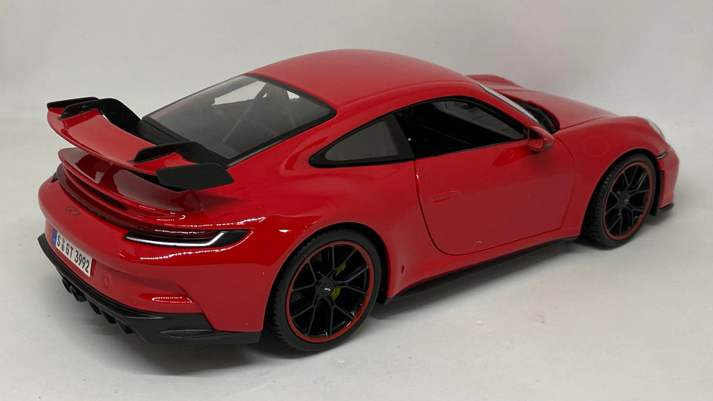 Maisto 2022 Porsche 911 GT3 1/18 Red
