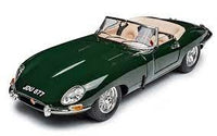 Bburago 1961  Jaguar E-type Cabriolet 1/18 Metallic Green