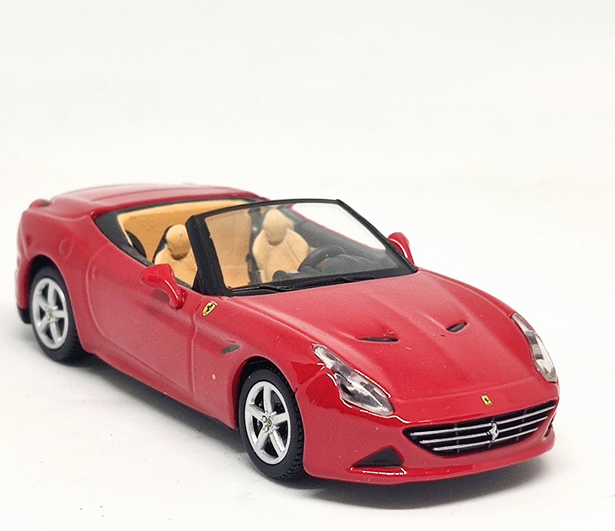 Bburago Ferrari California T Signature Edition Red 1/43 – Hobbytoys.co