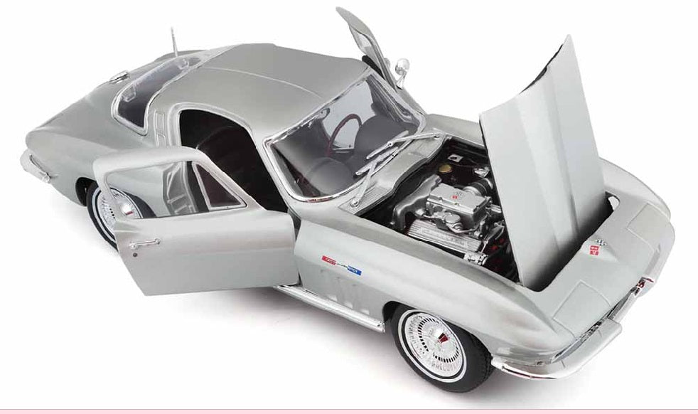 Maisto 1965 Chevrolet Corvette 1/18 Silver