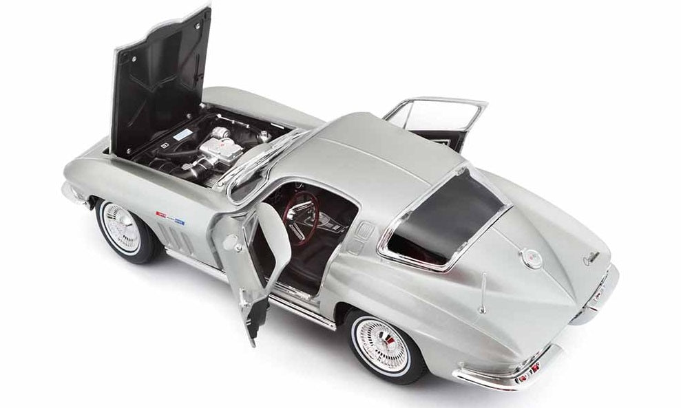 Maisto 1965 Chevrolet Corvette 1/18 Silver